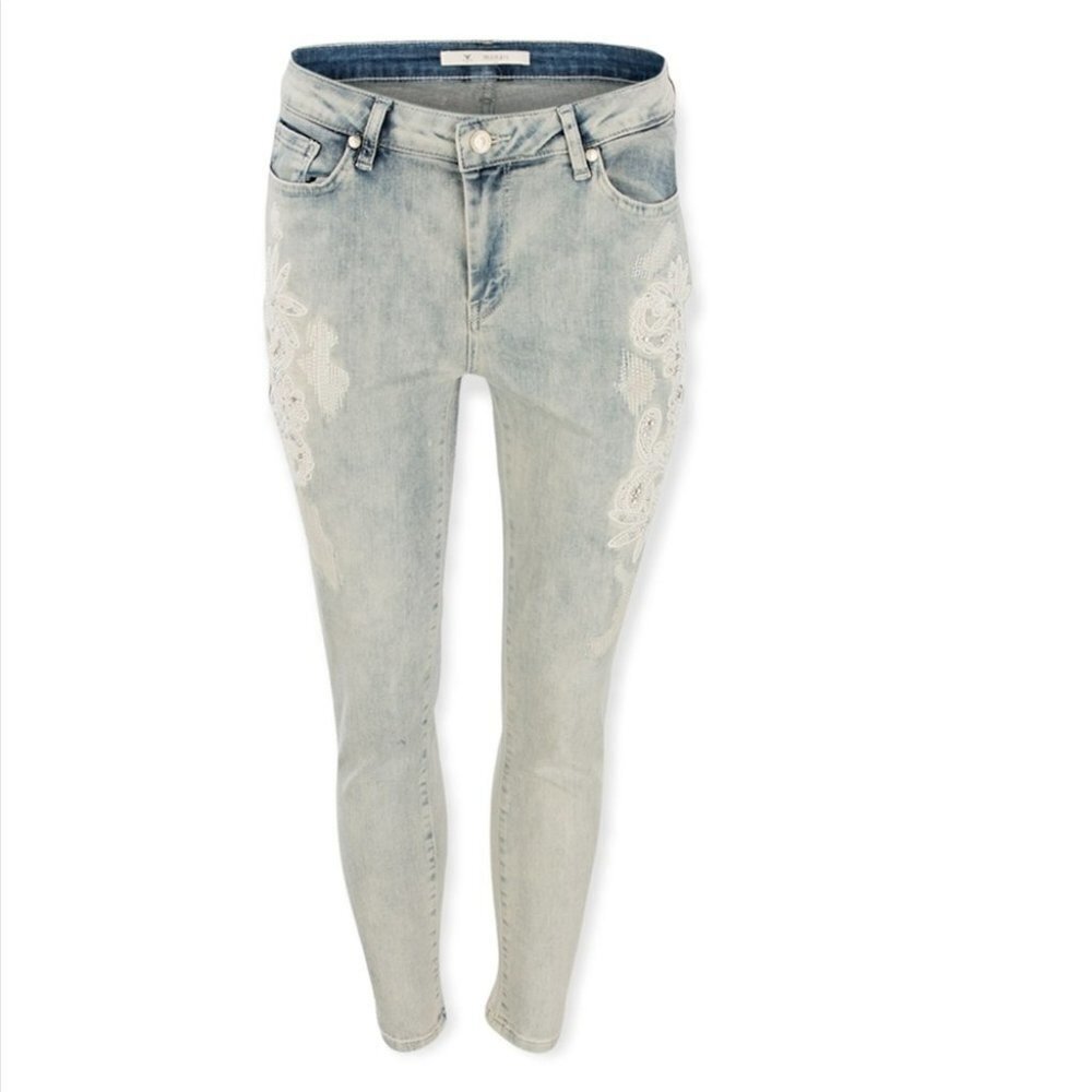 Monari Italia Slim fit light wash embroidered NWT jeans size  12 retail $315